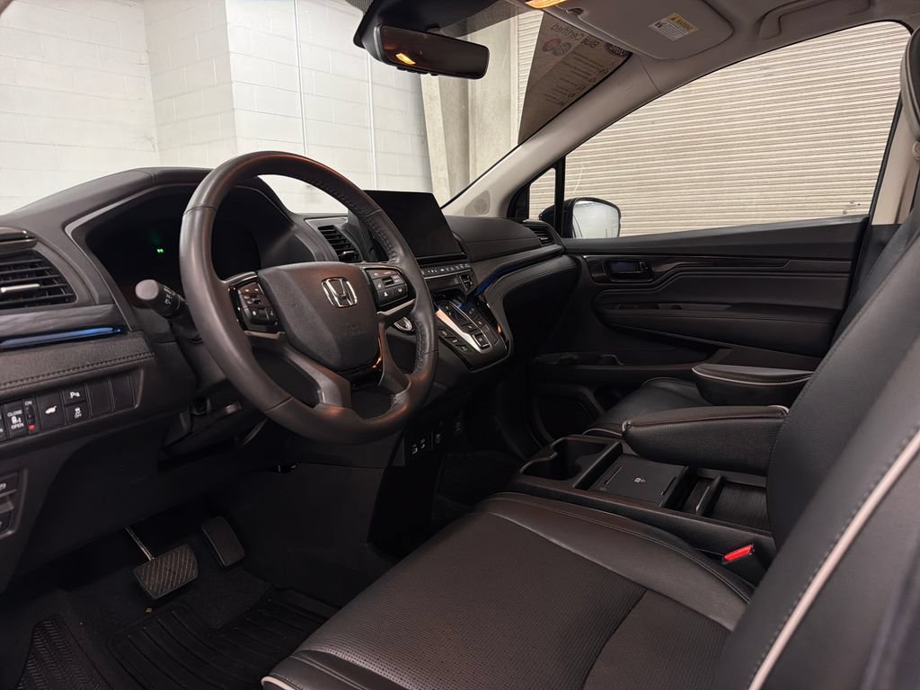Used 2025 Honda Odyssey Elite image 6