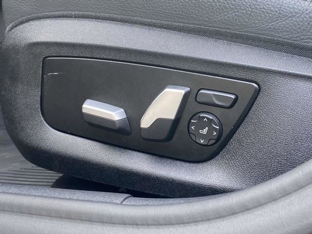 Used 2020 BMW 540i xDrive w/ M Sport Package image 18