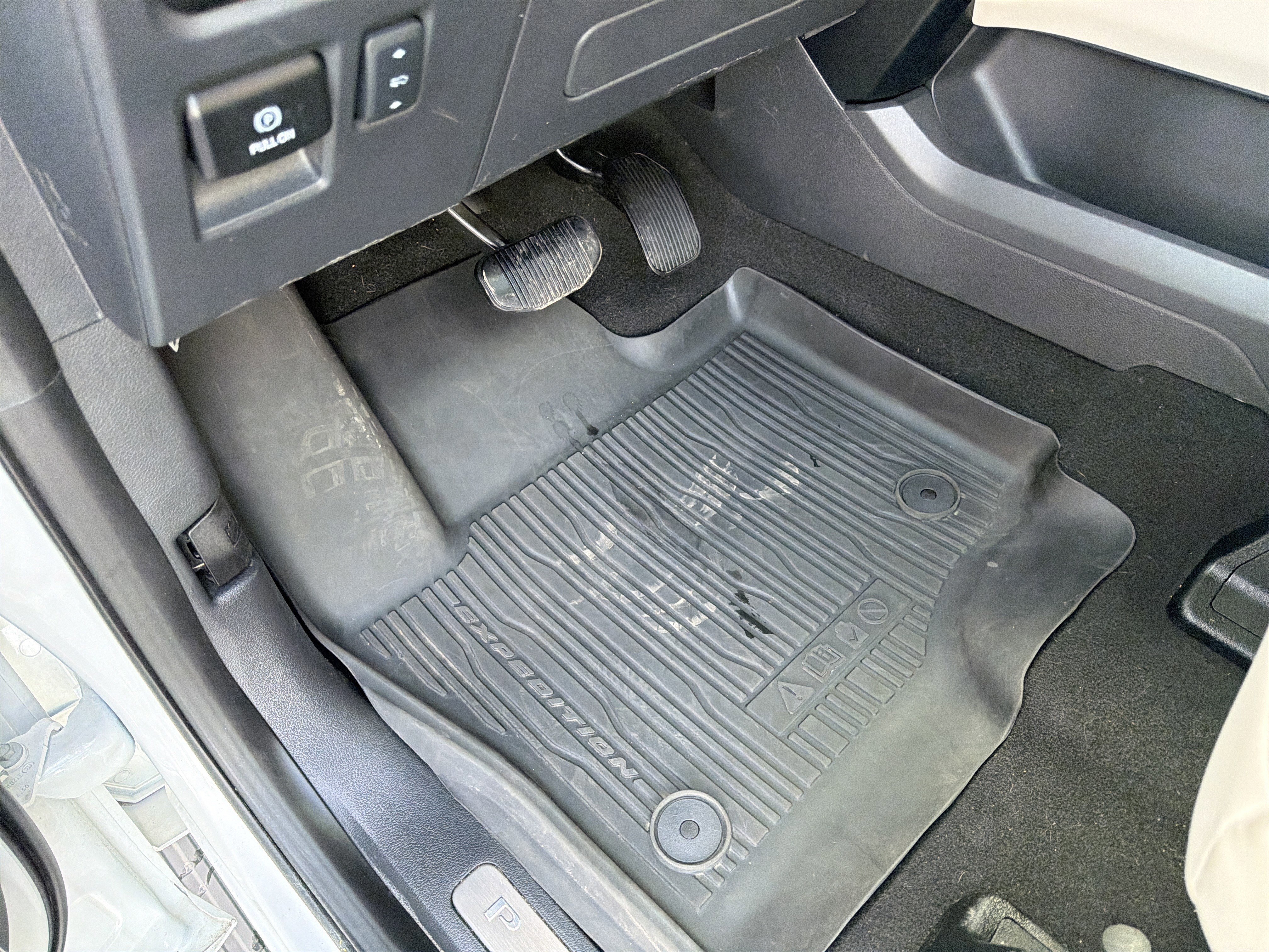 Certified 2024 Ford Expedition Max Platinum image 28