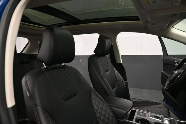 Certified 2024 Ford Edge Titanium w/ Equipment Group 301A AWD/4WD image 31