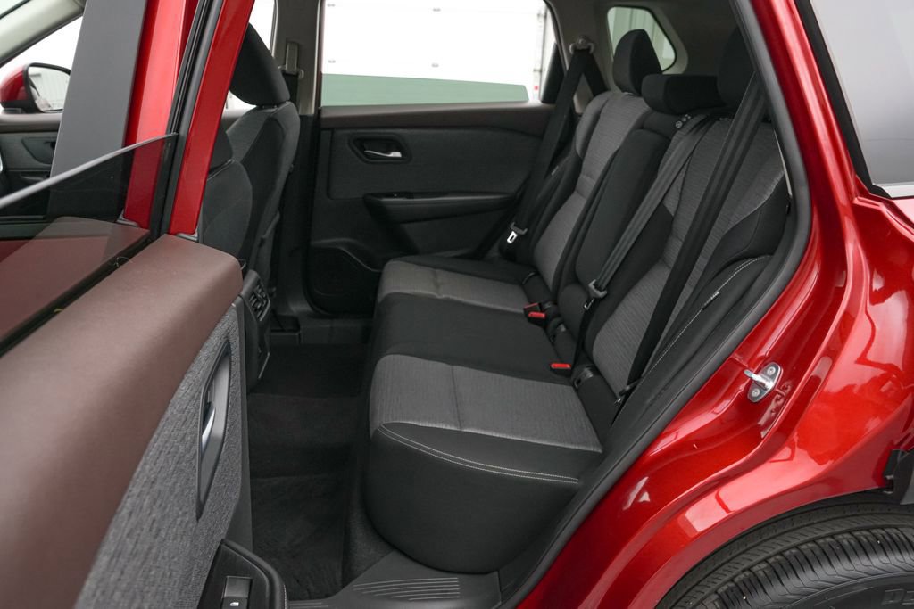 Used 2023 Nissan Rogue SV AWD/4WD image 17