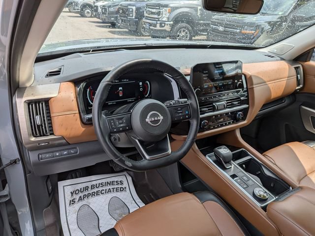 Used 2024 Nissan Pathfinder Platinum w/ Cargo Package AWD/4WD image 8