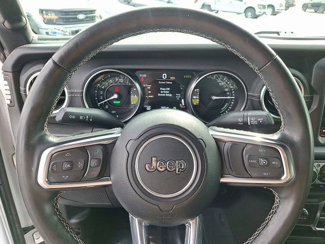 Used 2022 Jeep Wrangler Unlimited Sahara w/ Cold Weather Group image 19