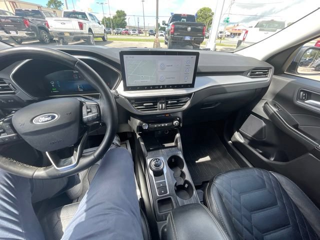 Certified 2023 Ford Escape SE w/ PHEV Premium Package FWD image 16