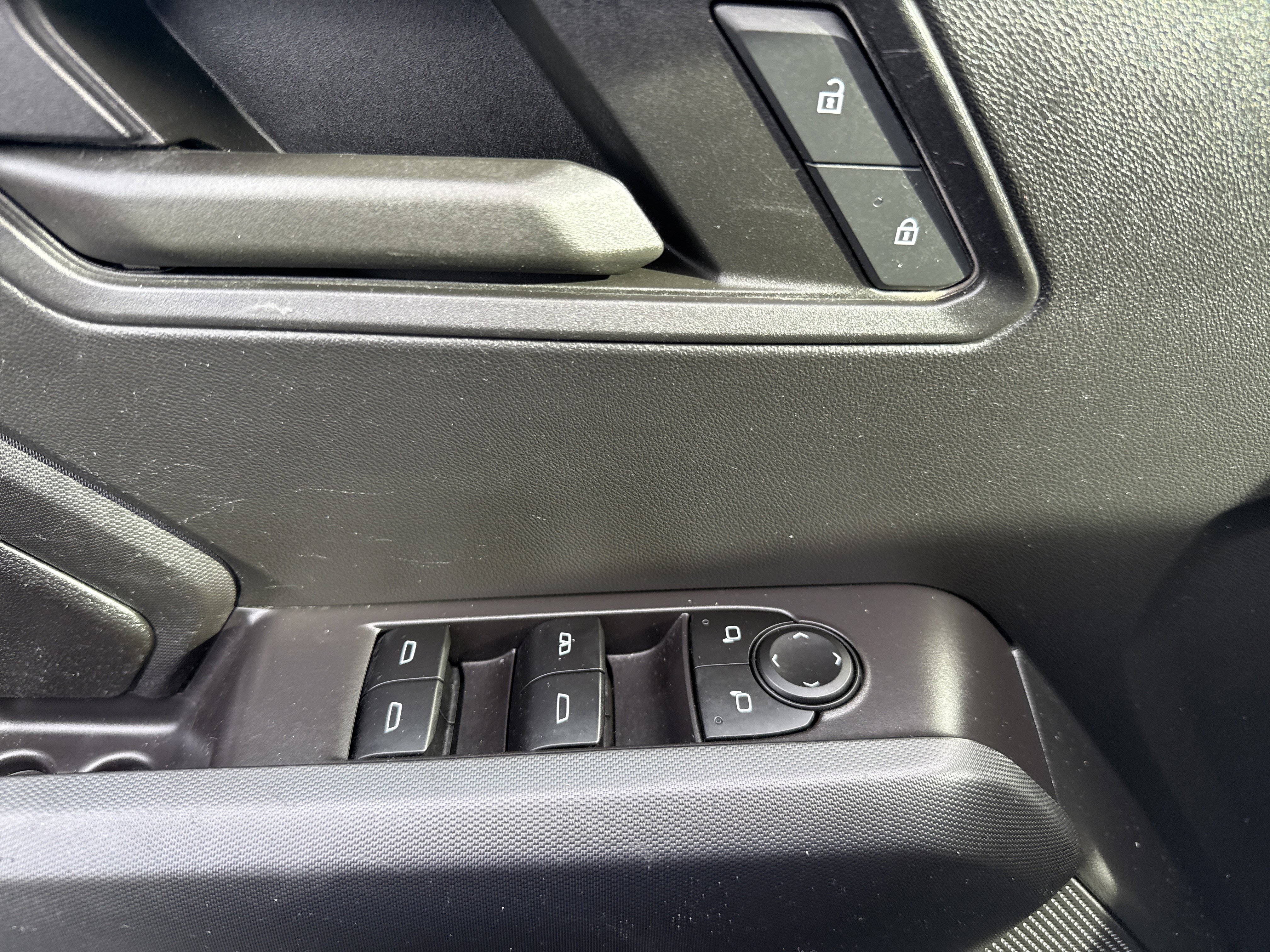 Used 2023 Chevrolet Colorado Trail Boss w/ Technology Package AWD/4WD image 14