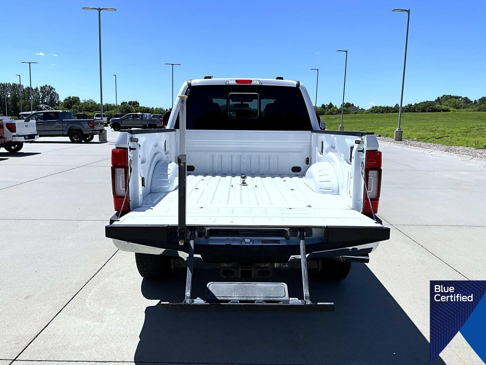 Certified 2022 Ford F350 Lariat w/ Lariat Ultimate Package AWD/4WD image 22