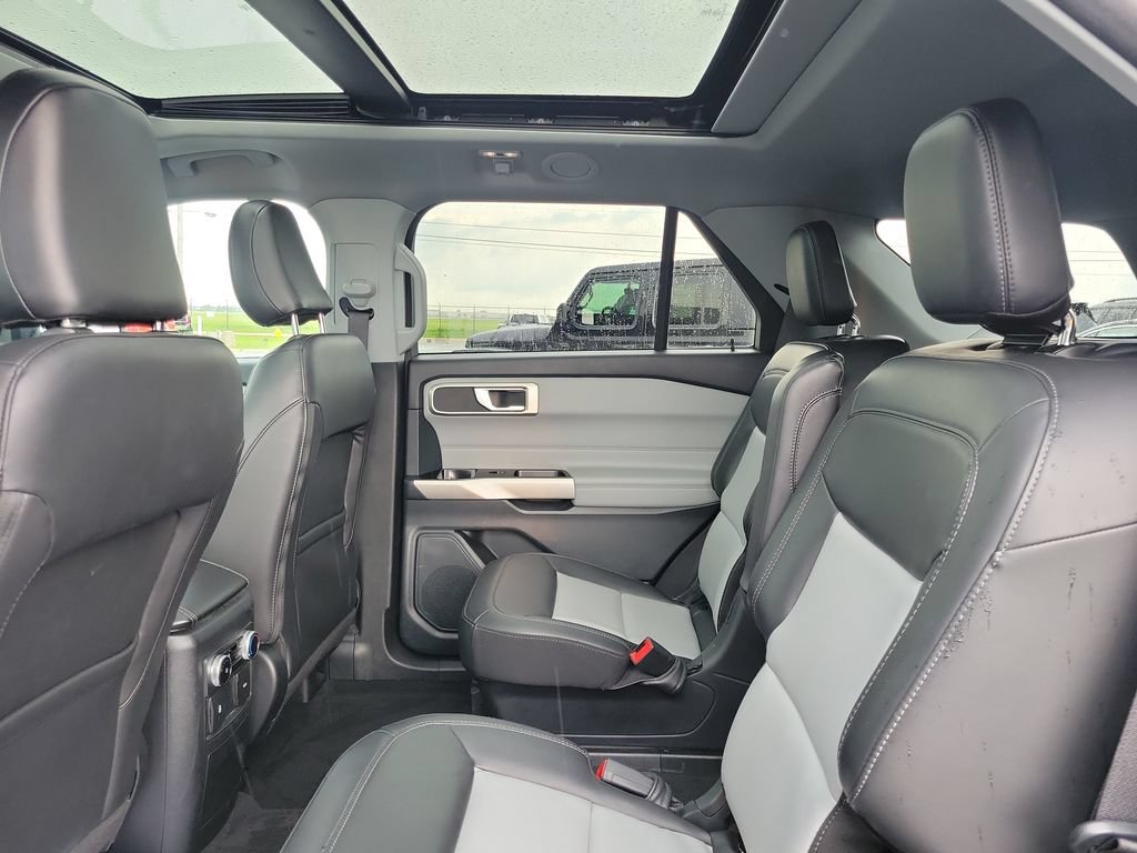 Certified 2023 Ford Explorer XLT w/ Equipment Group 202A AWD/4WD image 14
