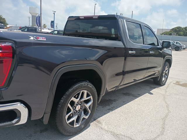 Used 2023 GMC Sierra 1500 SLT AWD/4WD image 11