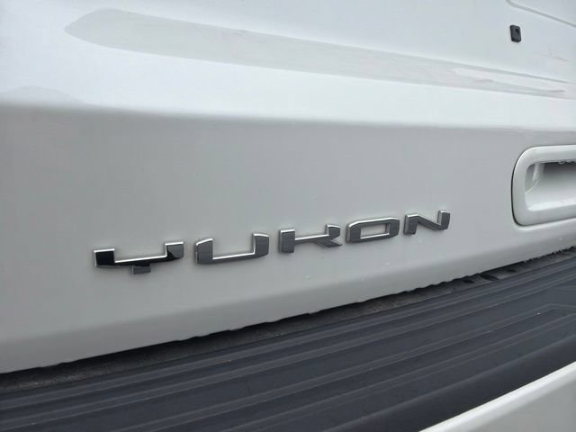 Used 2023 GMC Yukon XL Denali Ultimate AWD/4WD image 10