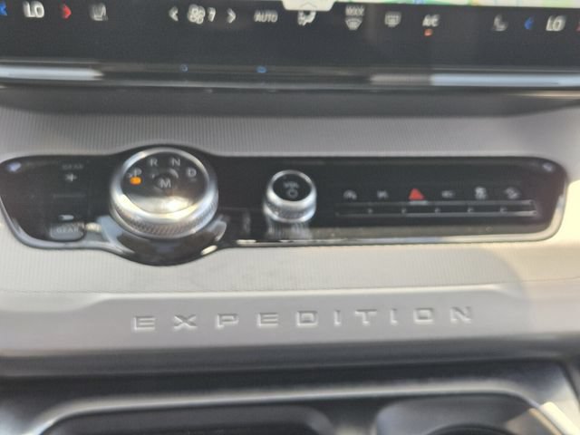 Certified 2025 Ford Expedition Active AWD/4WD image 26
