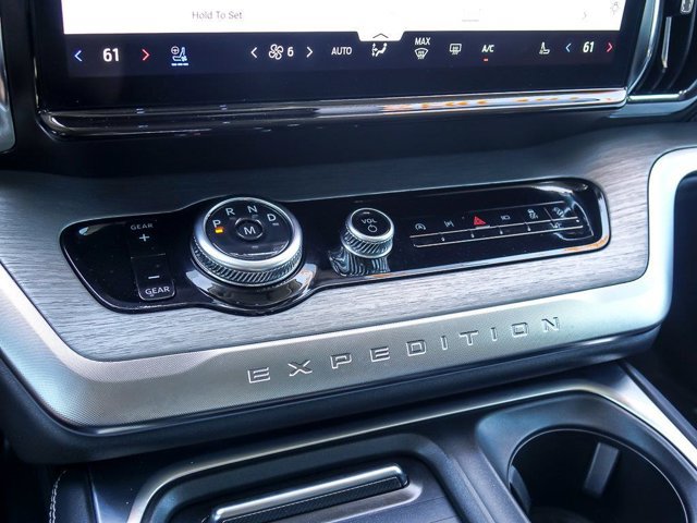 Certified 2025 Ford Expedition Platinum w/ Driver's Package AWD/4WD image 23