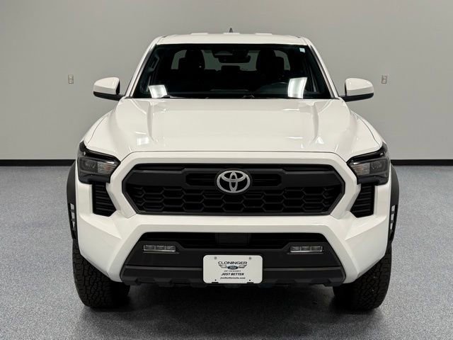 Used 2024 Toyota Tacoma TRD Off-Road AWD/4WD image 4