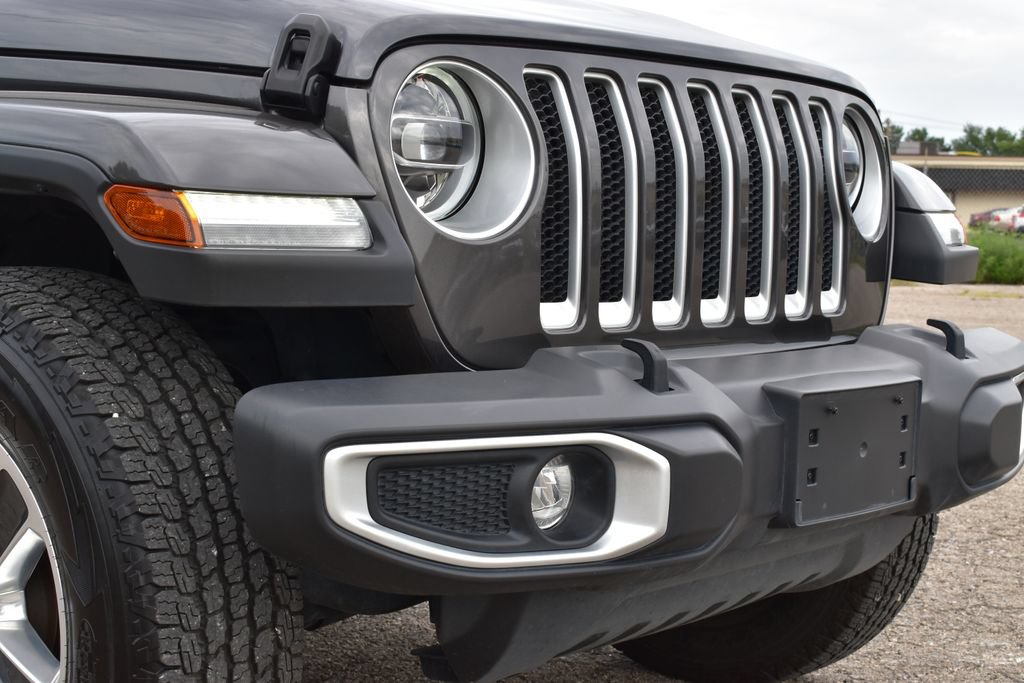 Used 2022 Jeep Wrangler Unlimited Sahara w/ LED Lighting Group AWD/4WD image 5