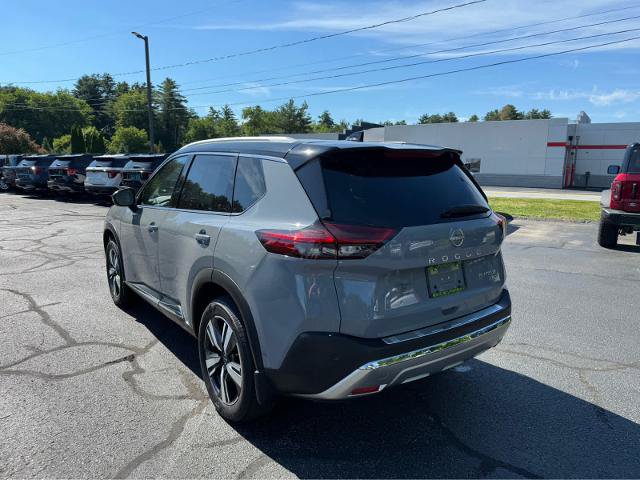 Used 2022 Nissan Rogue Platinum w/ Head-Up Display Package AWD/4WD image 3