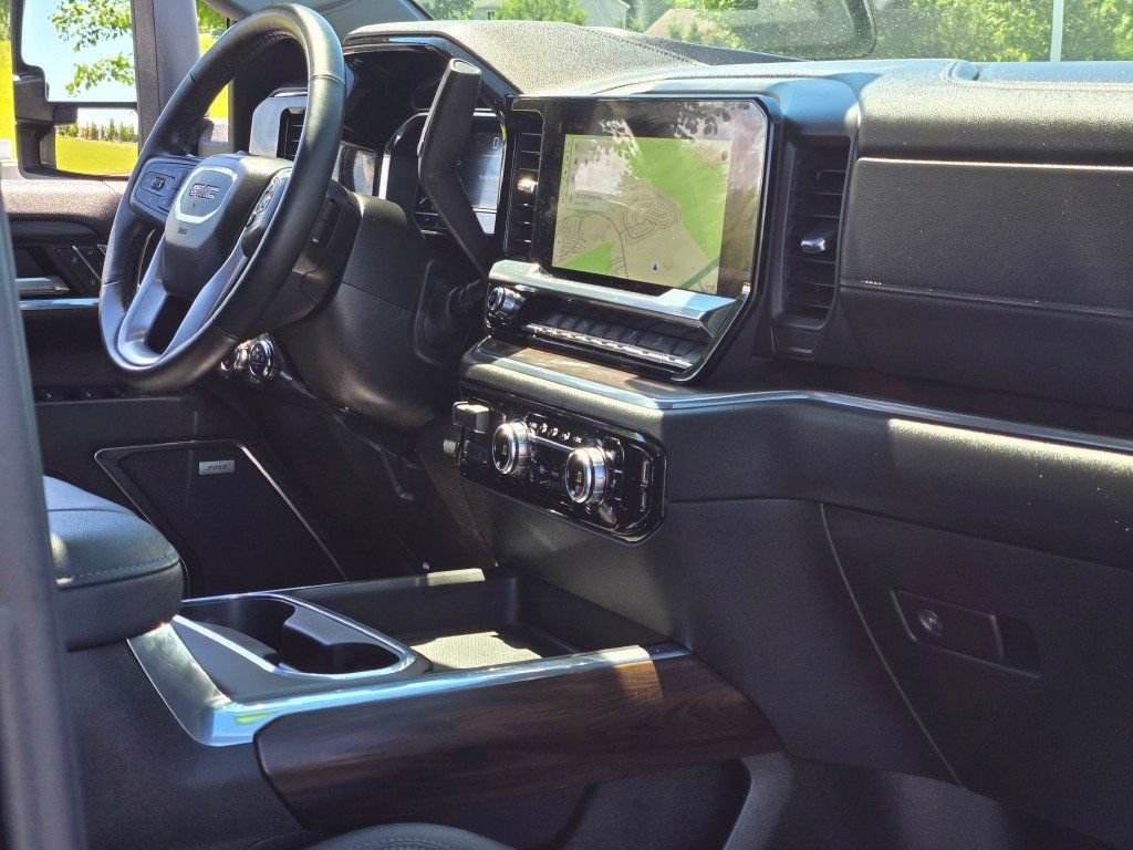 Used 2024 GMC Sierra 2500 SLT w/ SLT Premium Package AWD/4WD image 9