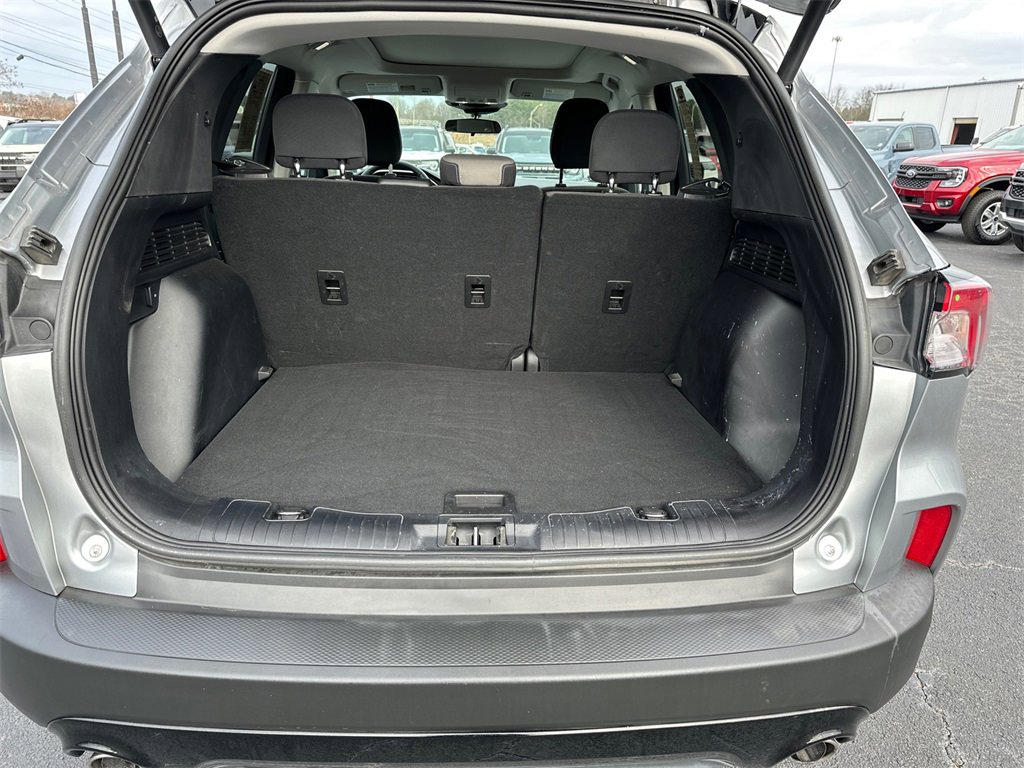 Certified 2022 Ford Escape SE w/ SE Sport Appearance Package image 18