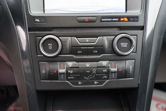 Certified 2018 Ford Explorer XLT w/ Equipment Group 201A image 17