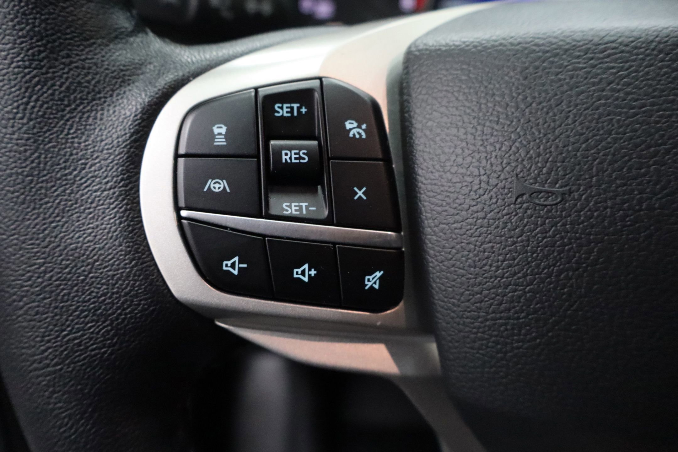 Certified 2023 Ford Explorer XLT w/ Equipment Group 202A RWD image 22