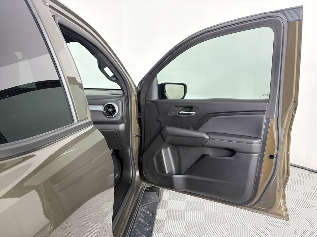 Used 2023 Chevrolet Colorado LT w/ LT Convenience Package III image 29