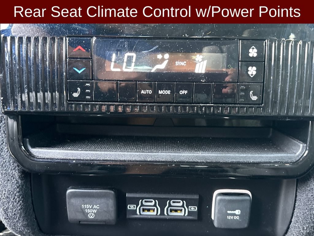 Used 2023 Jeep Wagoneer Series III w/ Premium Group I AWD/4WD image 24