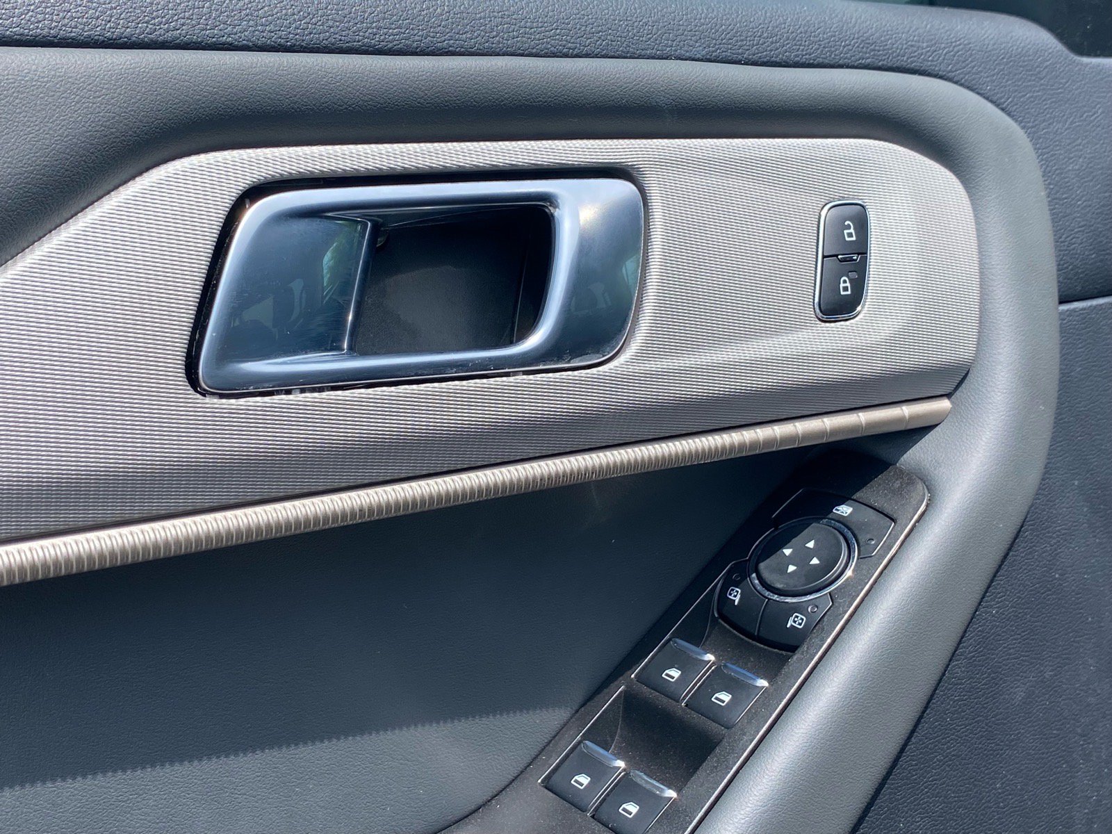 Certified 2025 Ford Explorer Active RWD image 16
