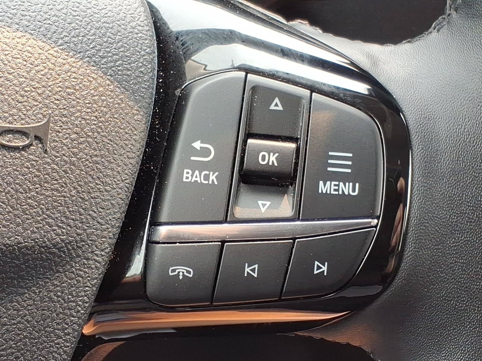 Certified 2025 Ford Escape Platinum AWD/4WD image 25
