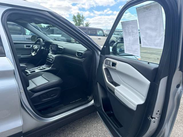 Certified 2023 Ford Explorer XLT w/ Equipment Group 202A AWD/4WD image 8