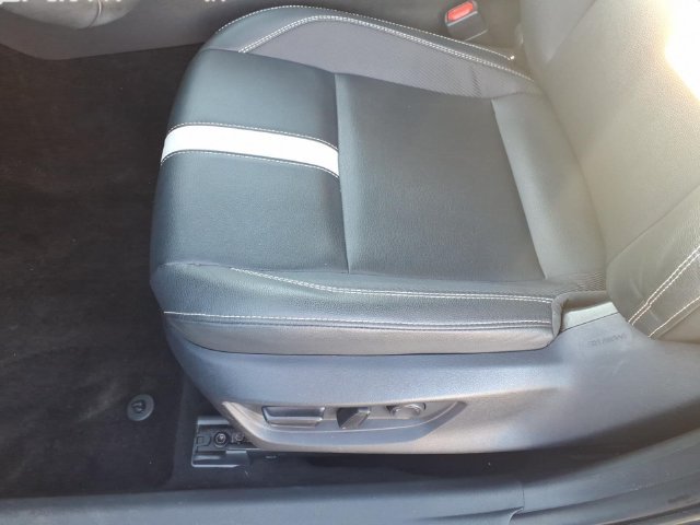Used 2025 Toyota Camry SE FWD image 15