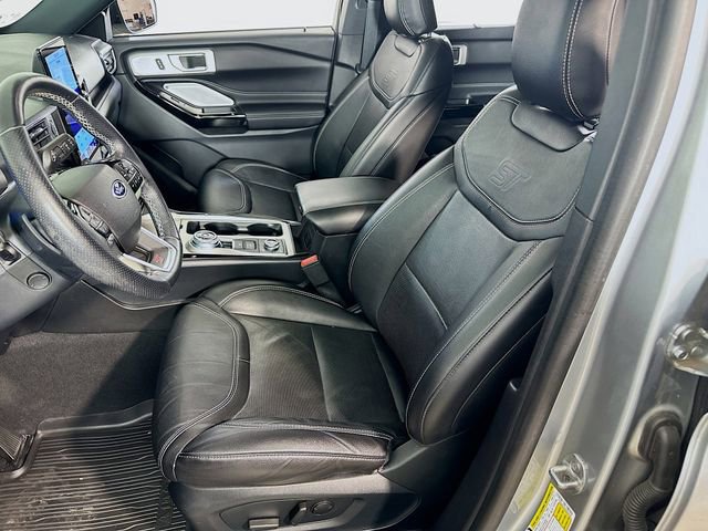 Certified 2022 Ford Explorer ST w/ Equipment Group 401A image 18