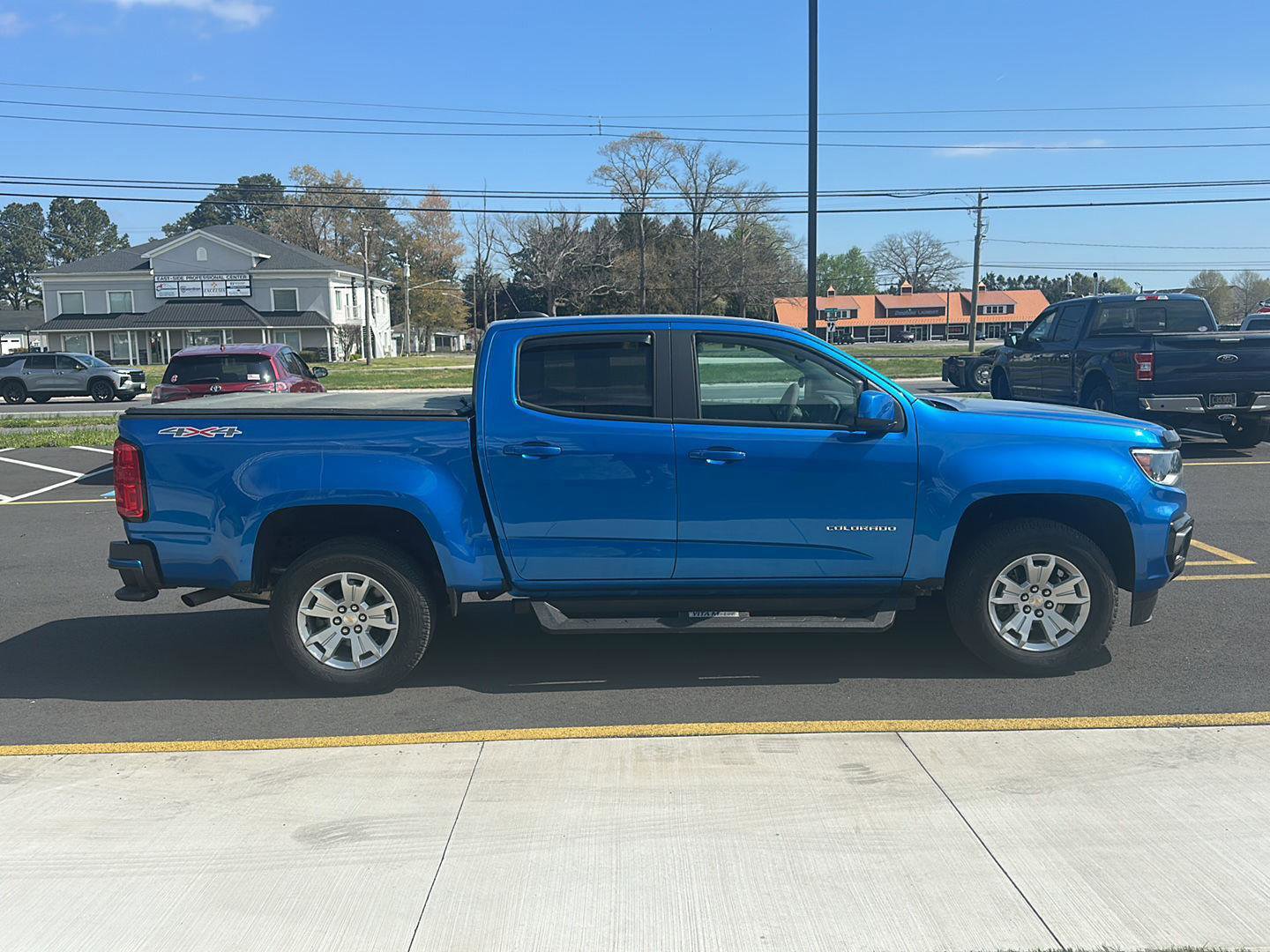 Used 2022 Chevrolet Colorado LT w/ LT Convenience Package AWD/4WD image 7