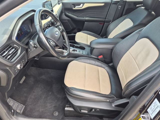 Certified 2022 Ford Escape Titanium w/ Titanium Elite Package AWD/4WD image 12