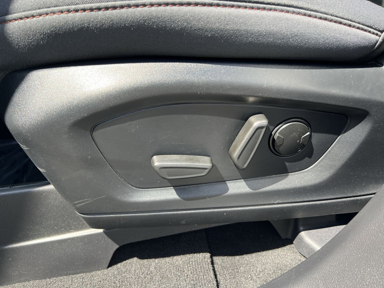 Certified 2025 Ford Explorer Active AWD/4WD image 14
