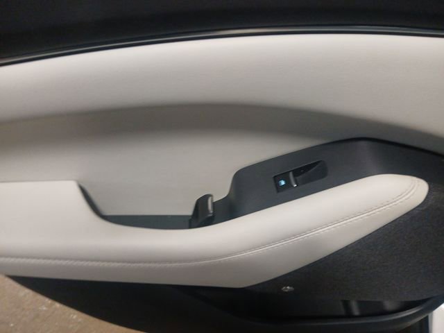 Certified 2022 Ford Mustang Mach-E Premium w/ Ice White Appearance Package image 41