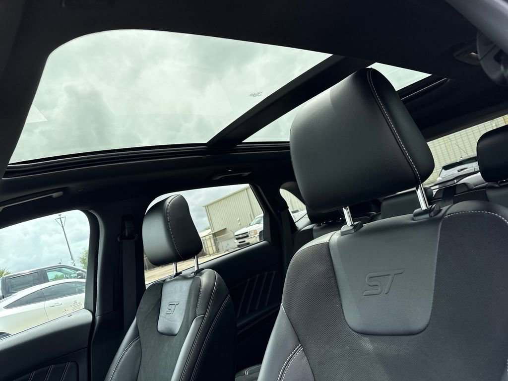 Certified 2021 Ford Edge ST w/ Equipment Group 401A image 9