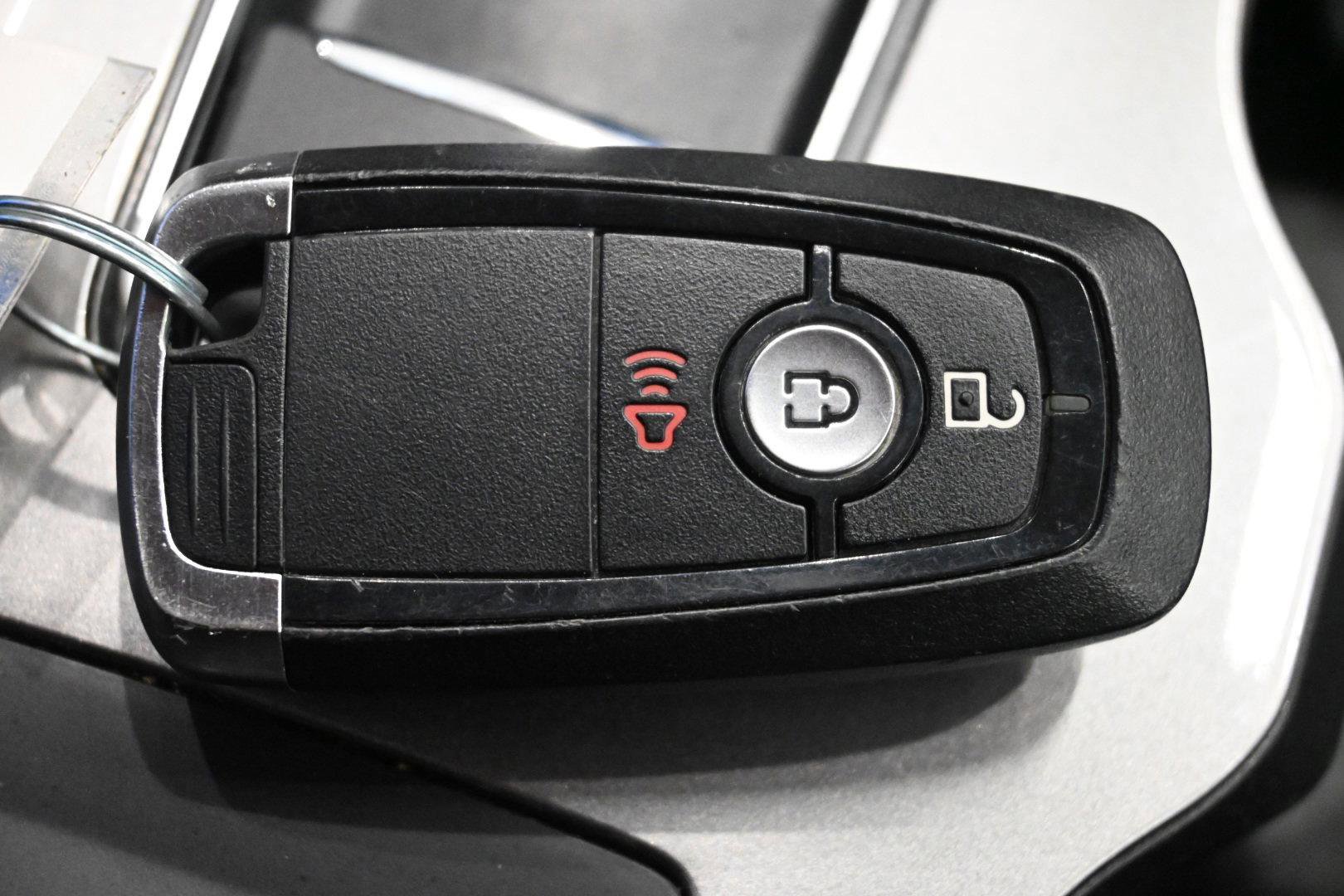 Certified 2023 Ford Edge SEL image 26