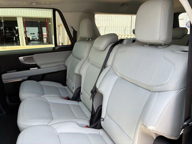 Certified 2025 Ford Expedition Max Platinum AWD/4WD image 9