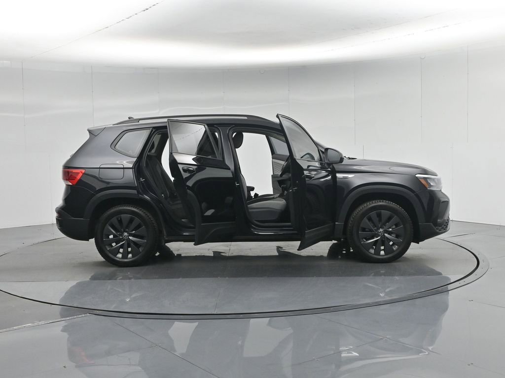 Used 2022 Volkswagen Taos S image 5