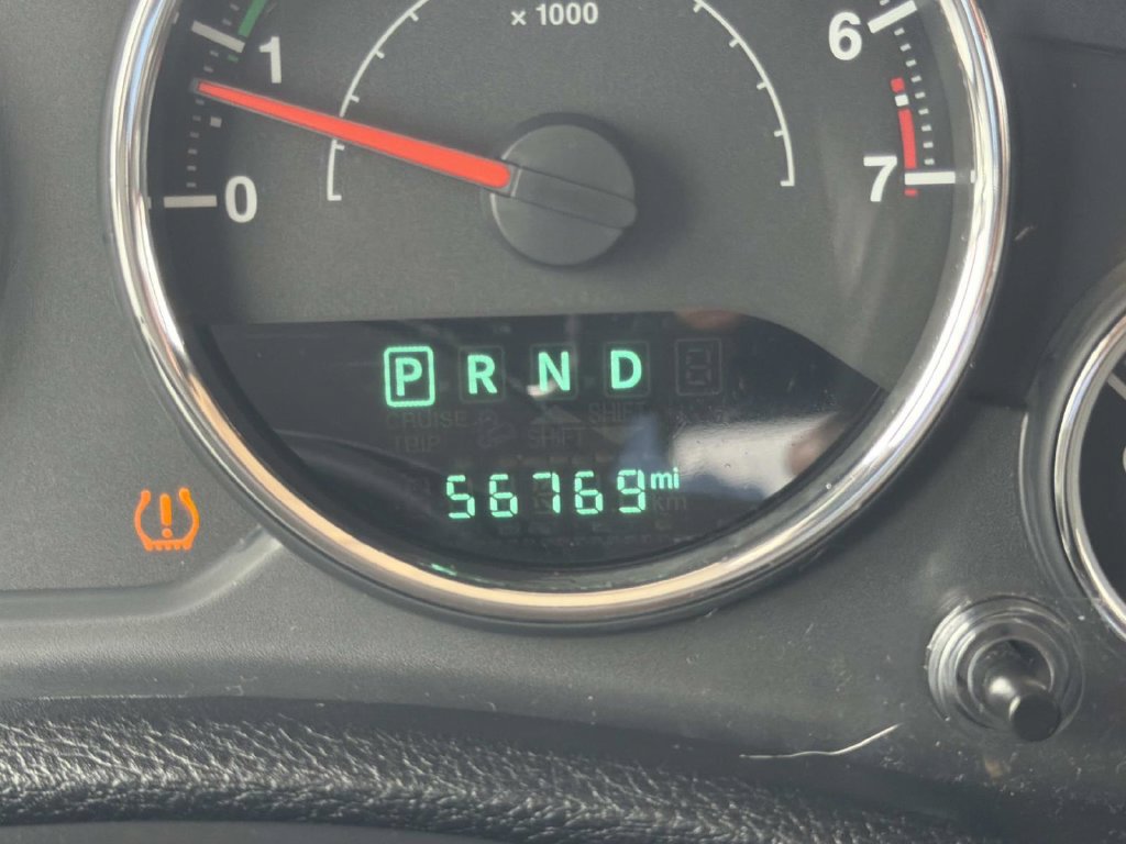 Used 2018 Jeep Wrangler Unlimited Sahara AWD/4WD image 3