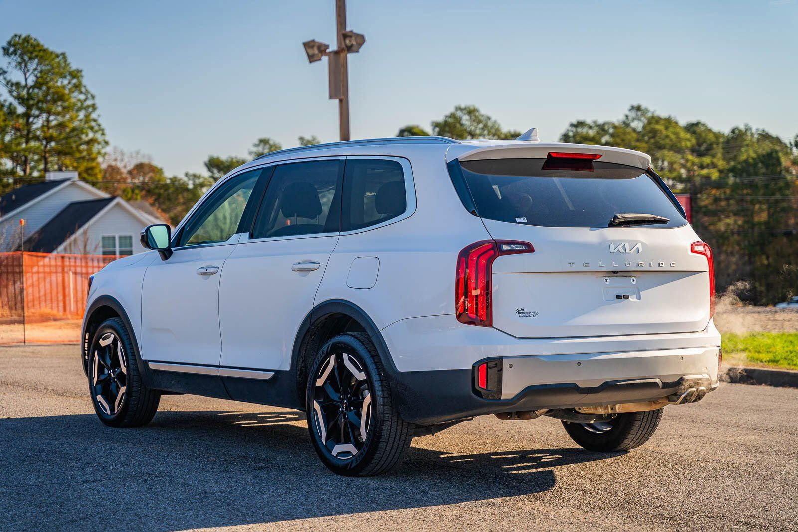 Used 2023 Kia Telluride S w/ S Sunroof Package image 3