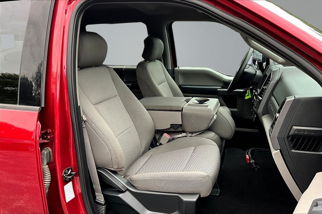 Certified 2019 Ford F450 XLT w/ XLT Premium Package AWD/4WD image 33