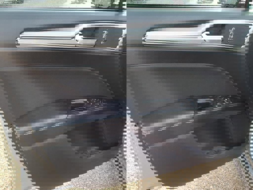 Certified 2020 Ford Fusion SE image 14