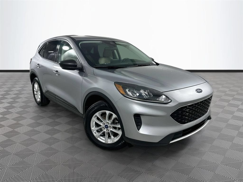 Certified 2022 Ford Escape SE