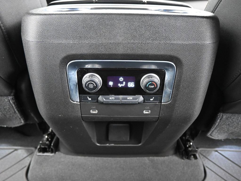 Used 2021 Chevrolet Tahoe Premier w/ Premium Package image 24