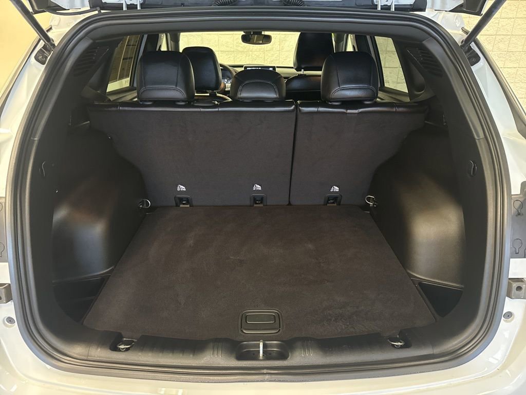 Used 2023 Jeep Compass Latitude image 23