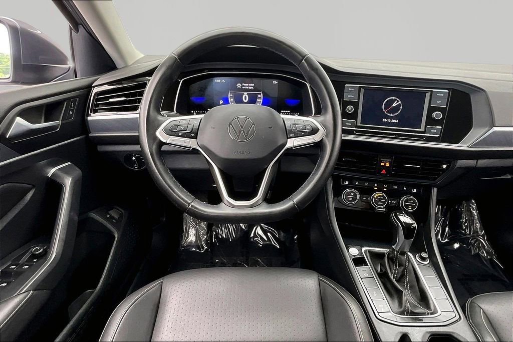 Used 2024 Volkswagen Jetta SE FWD image 5