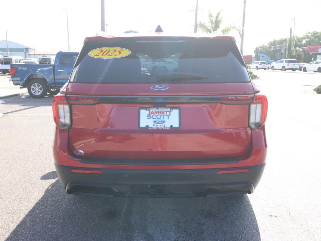 Certified 2025 Ford Explorer ST-Line RWD image 12