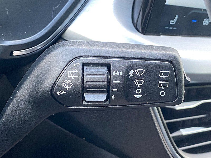 Certified 2025 Ford Escape Platinum w/ Premium Technology Package AWD/4WD image 52