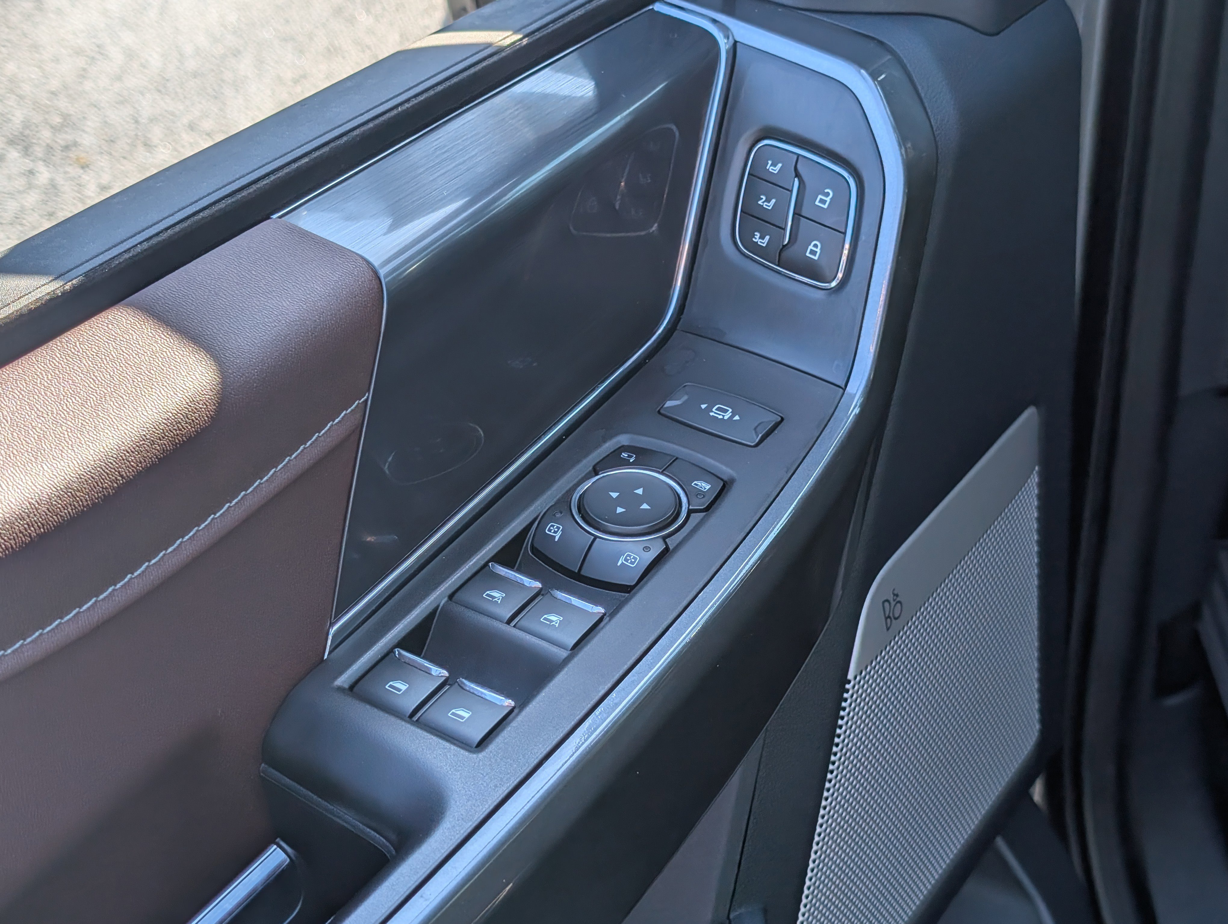 Certified 2022 Ford F150 Lariat w/ Equipment Group 502A High image 19