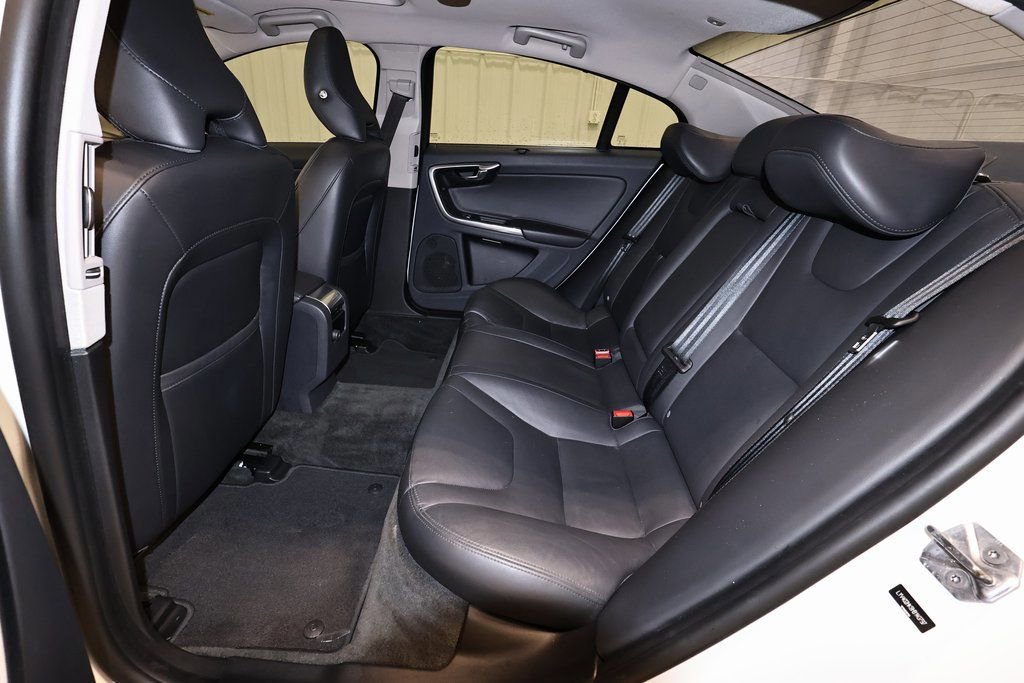 Used 2017 Volvo S60 T5 Inscription image 20