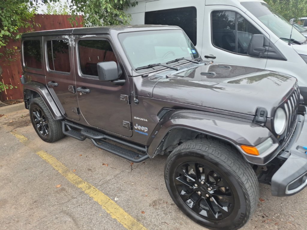 Used 2022 Jeep Wrangler Unlimited Sahara AWD/4WD image 30